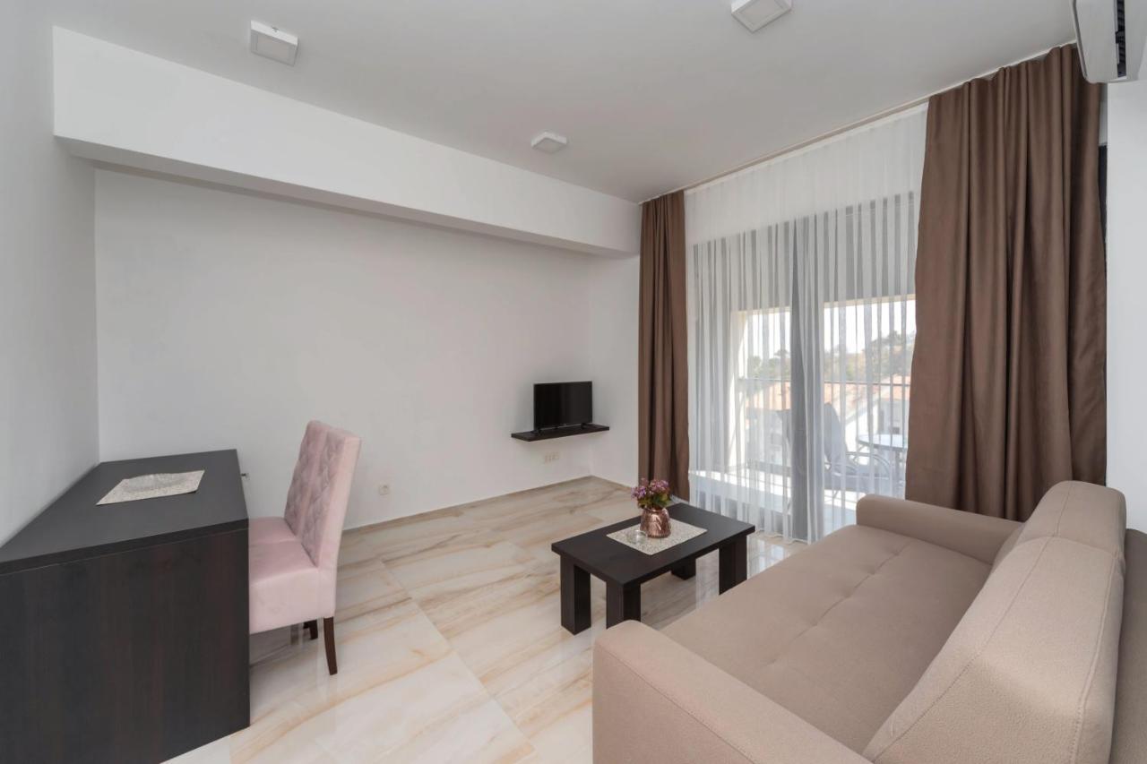 N Hotel ซูโตมอเร ภายนอก รูปภาพ